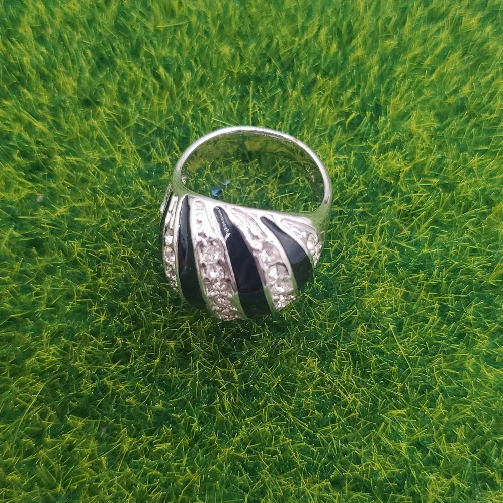 Vintage Rhodium Ring Austrian Crystal Size 6 R806